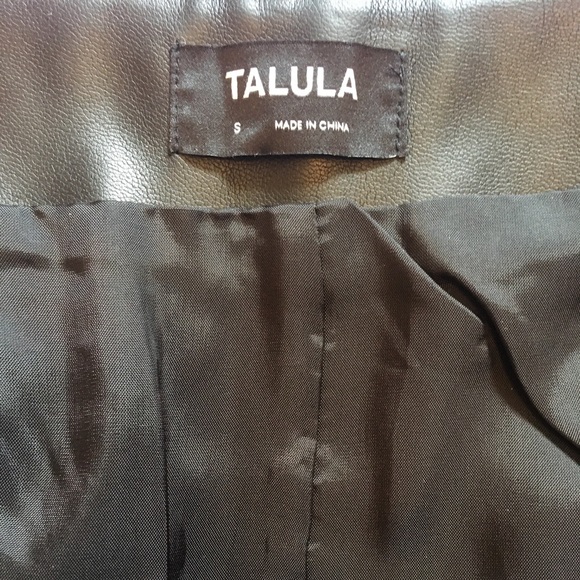 Aritzia Talula Zip Faux Leather Mini Skirt - Picture 7 of 9
